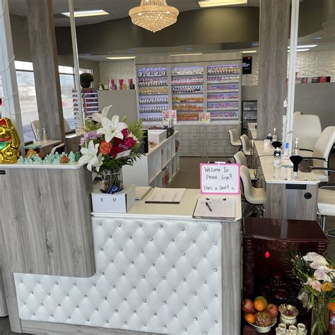 Magic Nails Lawton: A Review of their Nail Maintenance Services